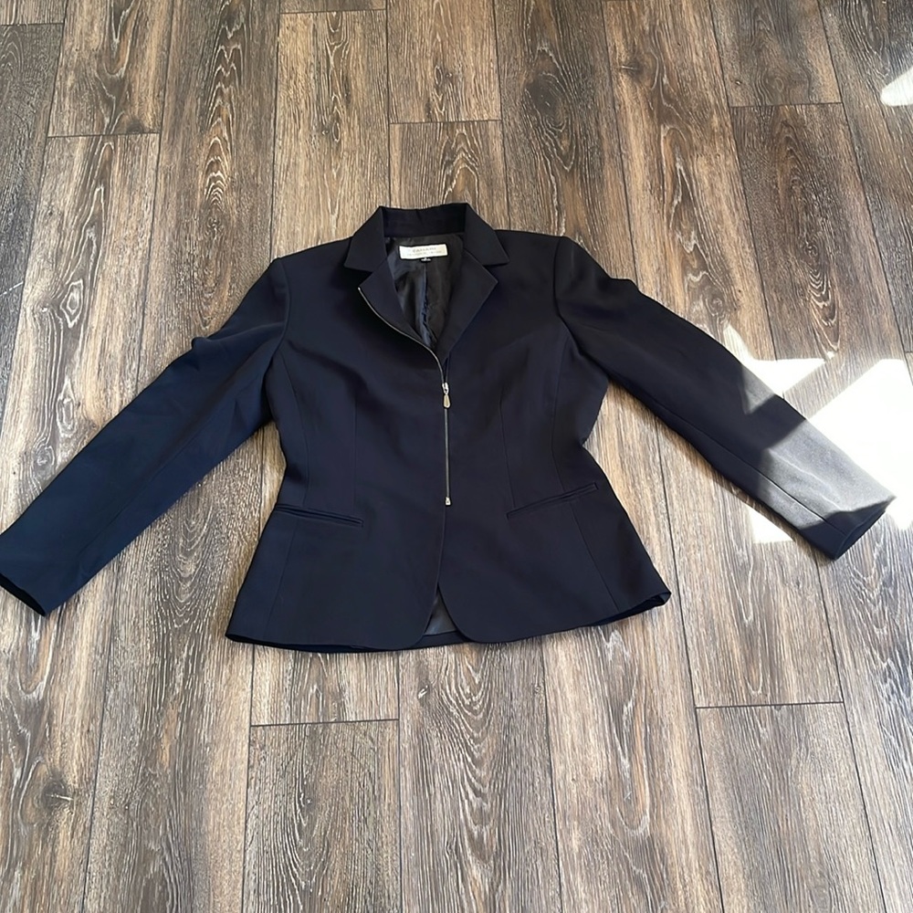 TAHARI Arthur S. Levine Black asymmetrical Zipfront Blazer size 10